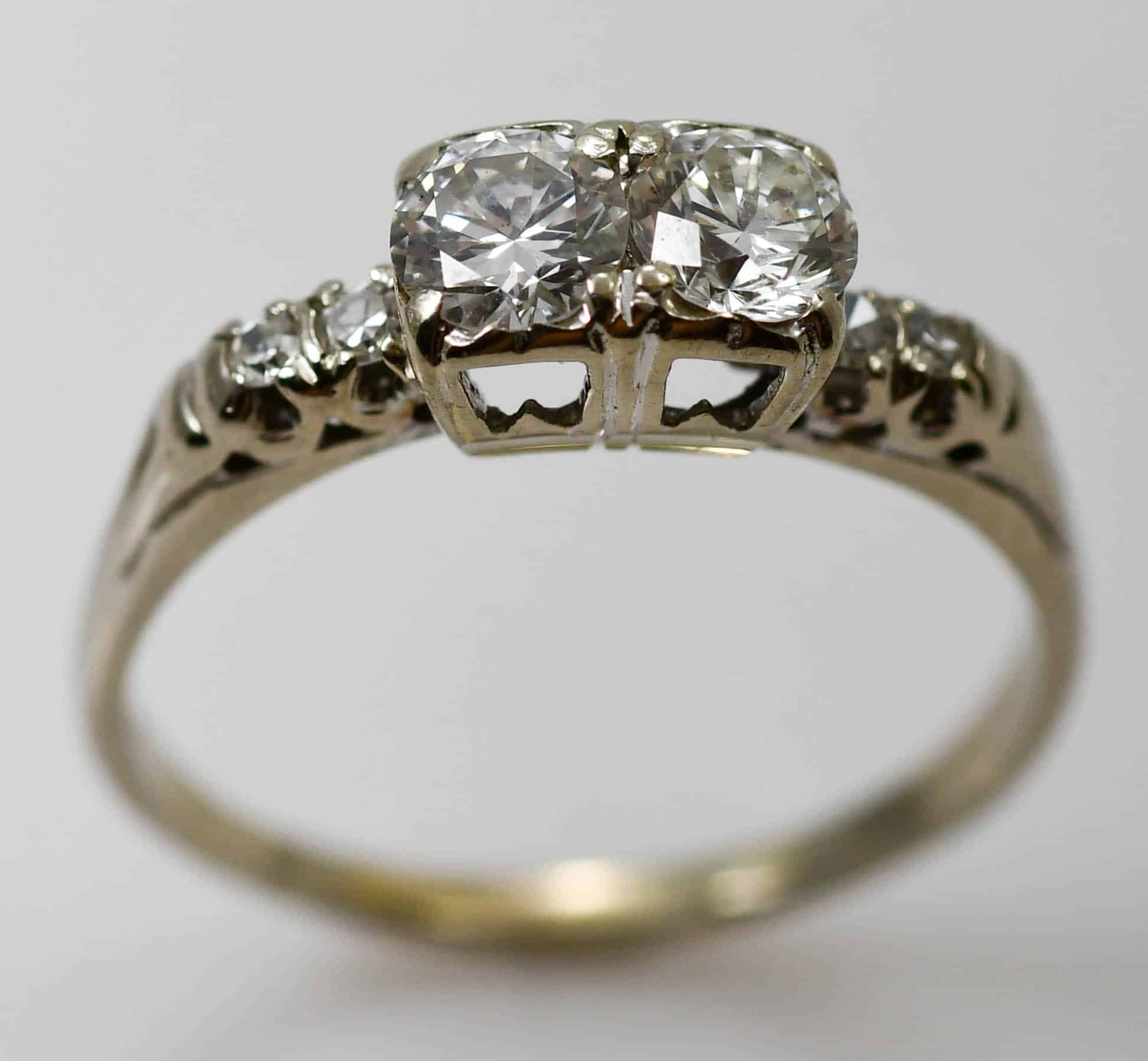 14k White Gold Vintage Diamond ring 0.70tdw