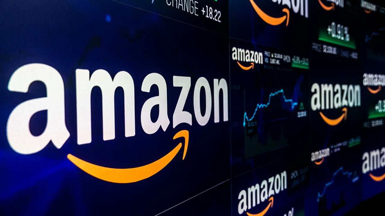 5 reasons why you should invest in Amazon